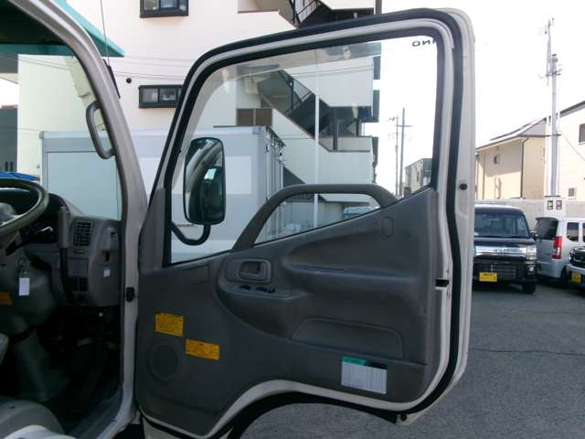 Hino Dutro 12