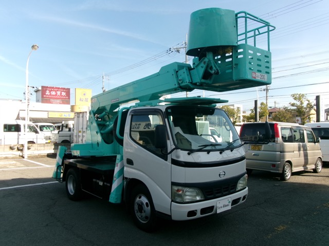 Hino Dutro 2