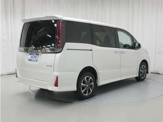 Toyota Noah 3