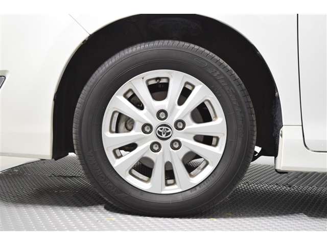 Toyota Noah 12