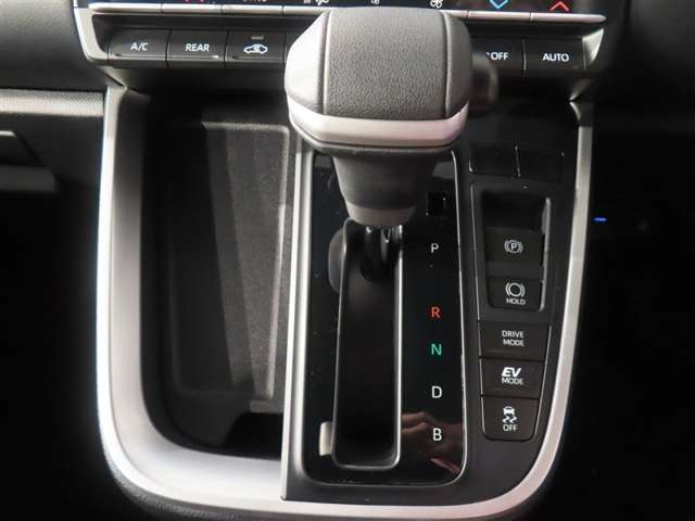 Toyota Noah 9