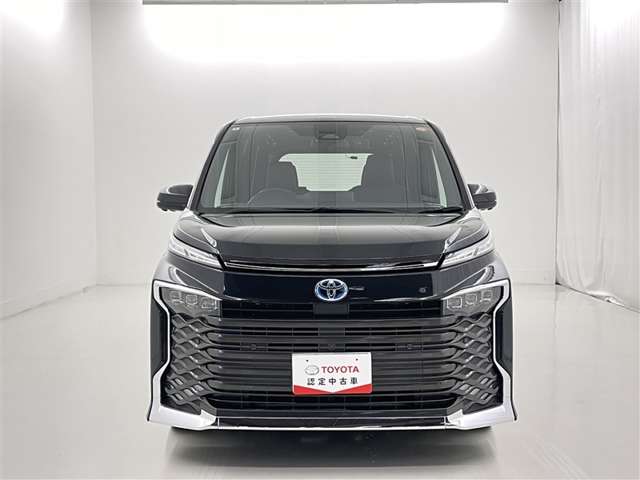 Toyota Voxy 4