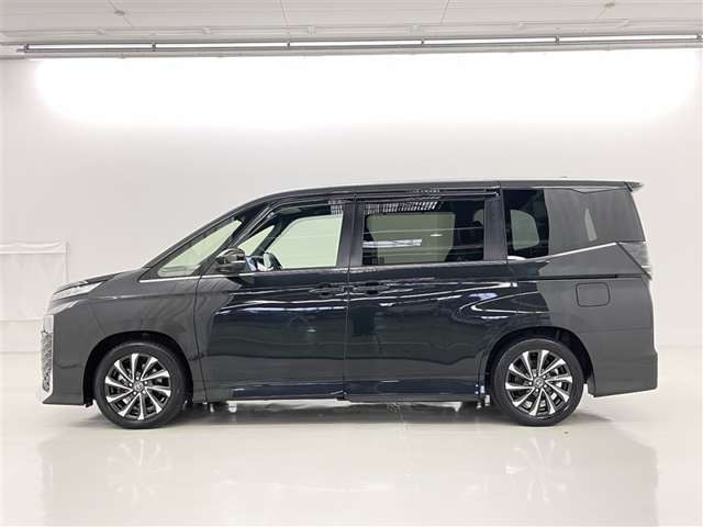 Toyota Voxy 5