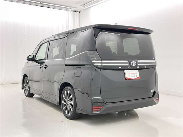 Toyota Voxy 6