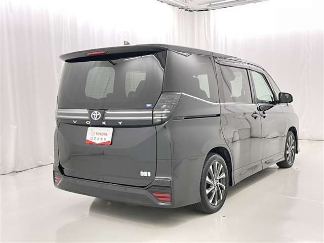 Toyota Voxy 7