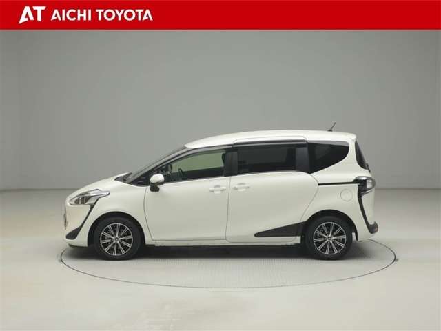 Toyota Sienta 3