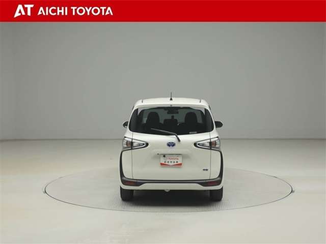Toyota Sienta 5