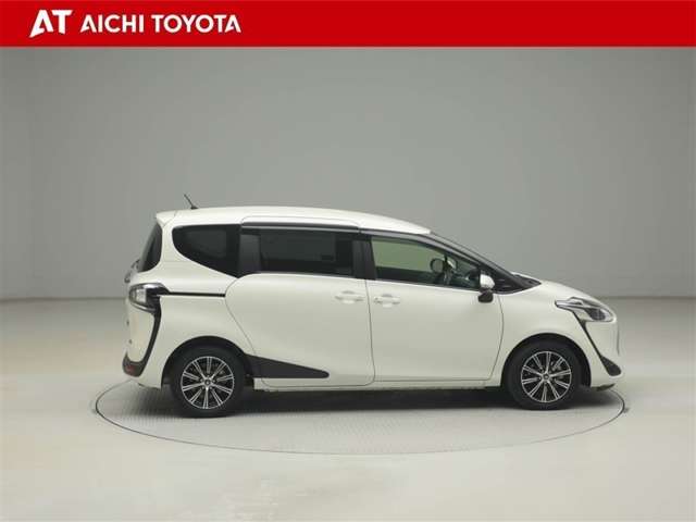 Toyota Sienta 7