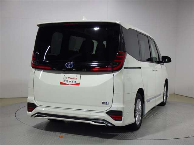 Toyota Noah 6