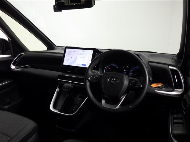 Toyota Noah 8