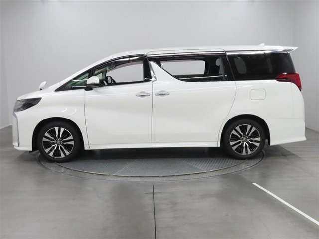 Toyota Alphard 4