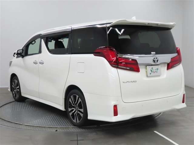Toyota Alphard 5