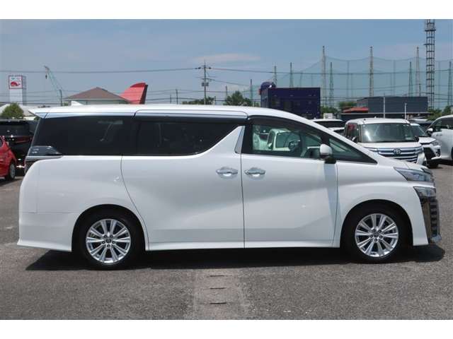 Toyota Vellfire 3