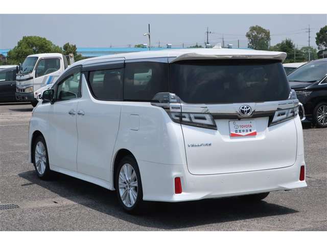 Toyota Vellfire 5