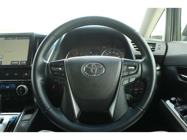 Toyota Vellfire 8