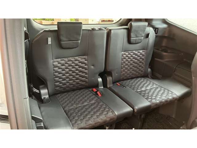 Toyota Voxy 12