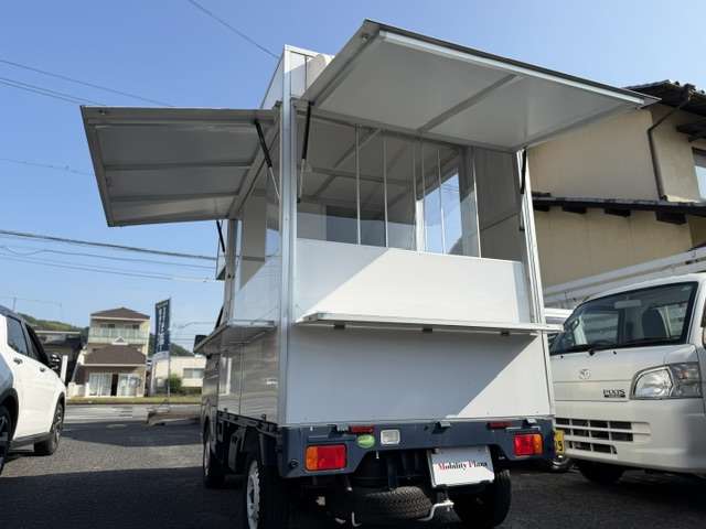 Nissan NT100 Clipper 12