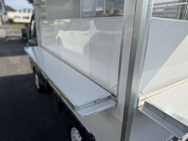 Nissan NT100 Clipper 10