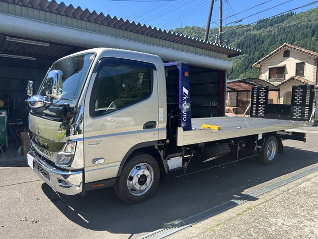 Mitsubishi Fuso Canter 2