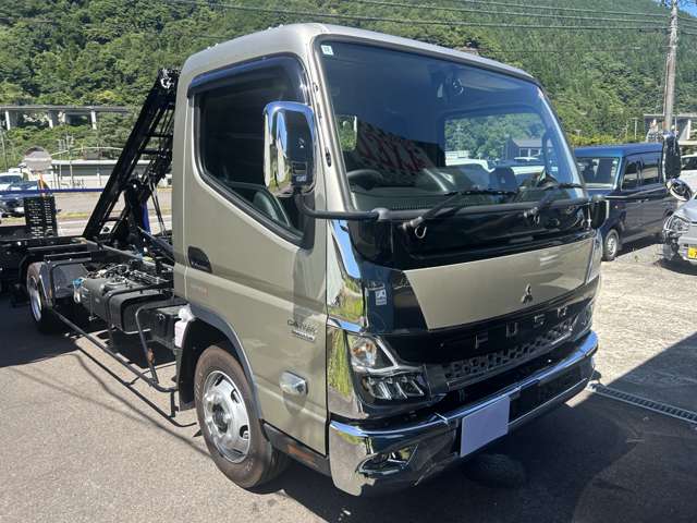 Mitsubishi Fuso Canter 7