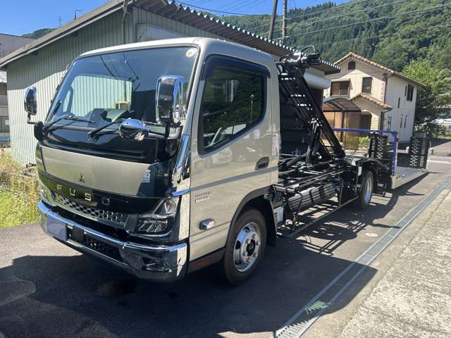 Mitsubishi Fuso Canter 9