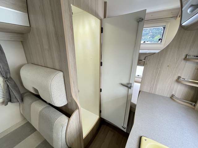 Toyota Camroad 7