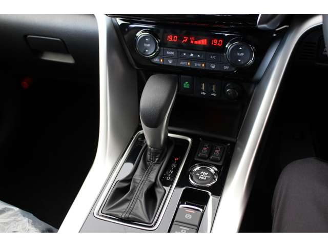 Mitsubishi Eclipse Cross 11