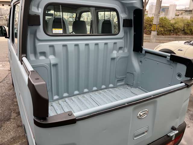 Daihatsu Hijet Deck Van 8