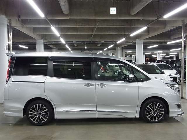 Toyota Esquire 12