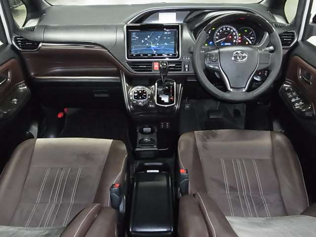 Toyota Esquire 7