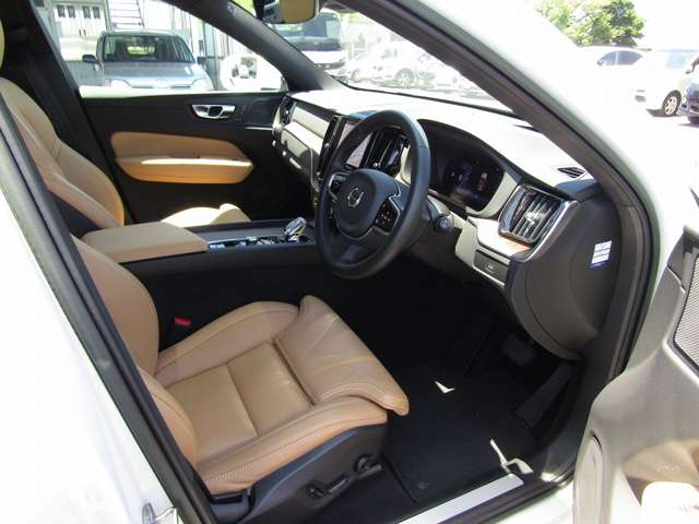Volvo XC60 8