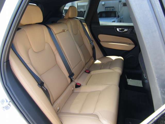 Volvo XC60 10