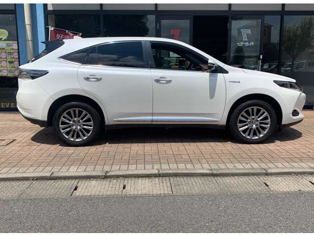 Toyota Harrier 4
