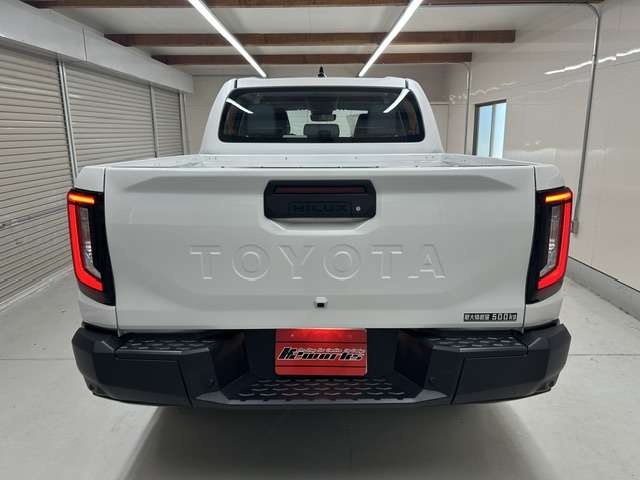 Toyota Hilux 6