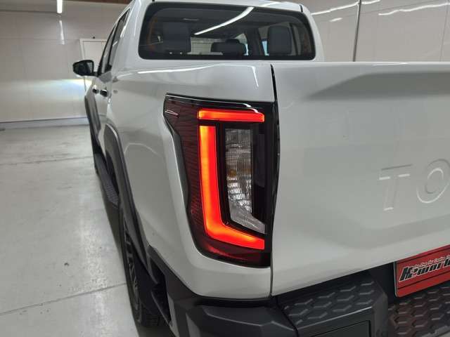Toyota Hilux 8