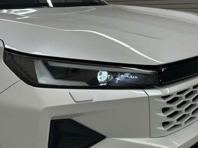 Toyota Hilux 9