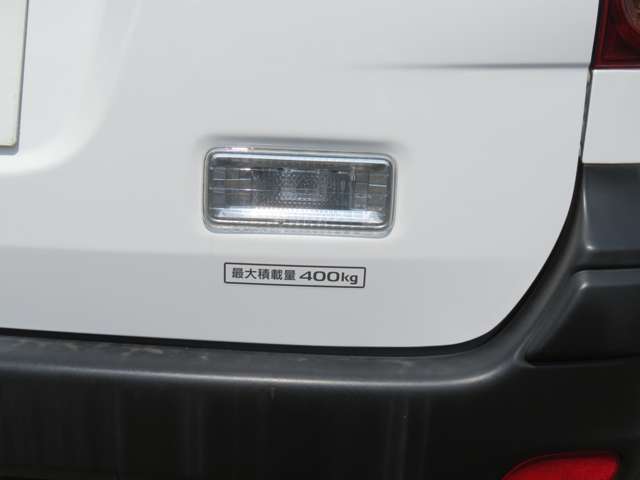 Nissan AD 11