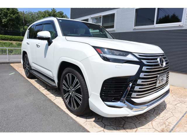 Lexus LX 3