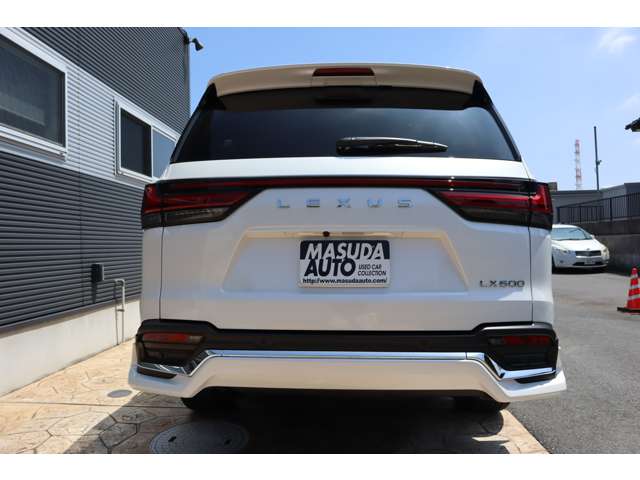 Lexus LX 6