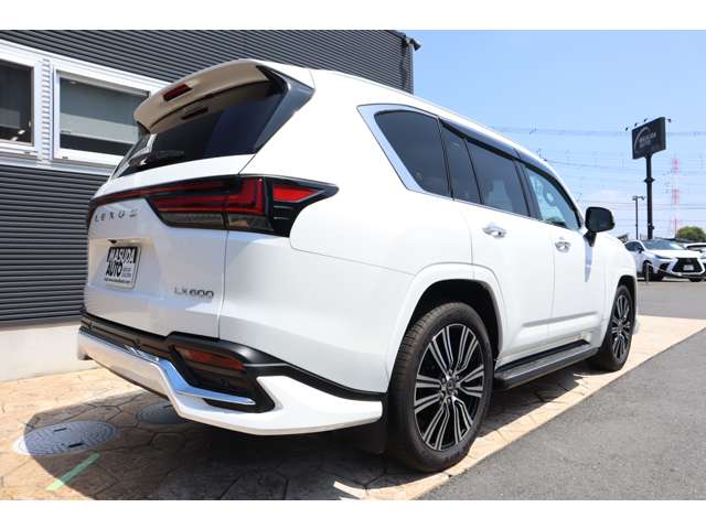 Lexus LX 7