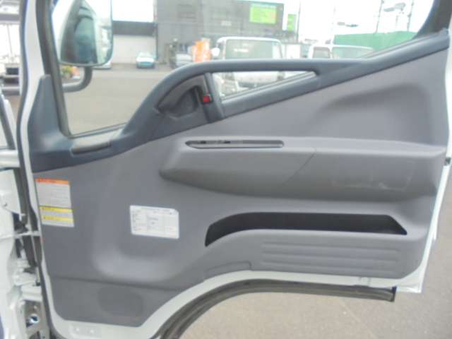 Mitsubishi Fuso Canter 12