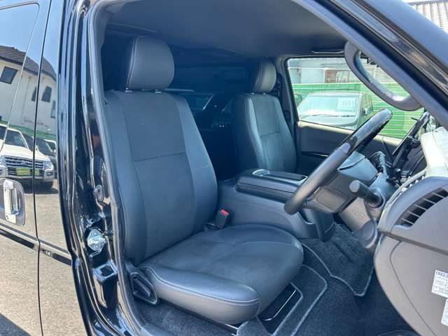 Toyota Hiace Van 11
