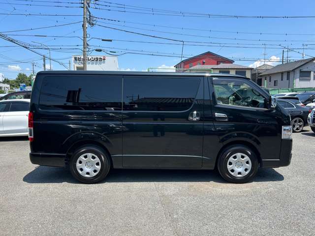 Toyota Hiace Van 4