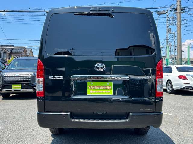 Toyota Hiace Van 6