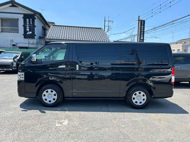 Toyota Hiace Van 8