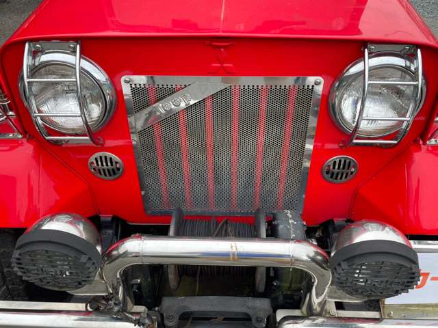 Mitsubishi Jeep 12