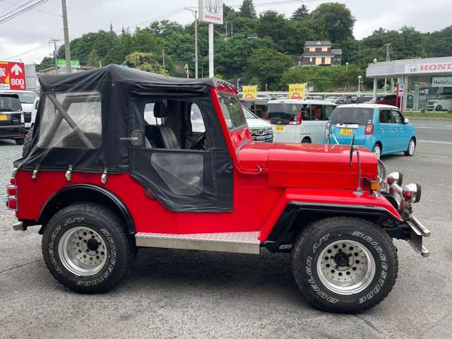 Mitsubishi Jeep 4