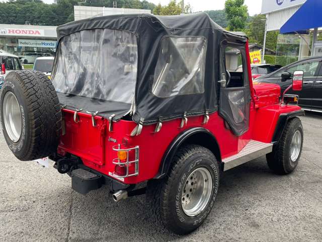 Mitsubishi Jeep 5