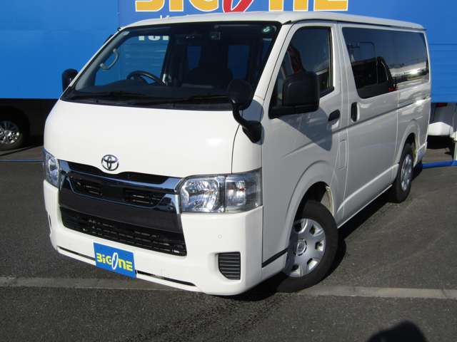 Toyota Hiace Van 9