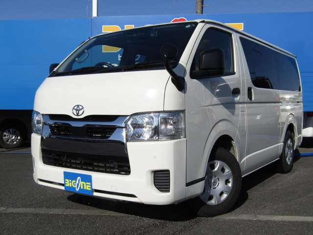 Toyota Hiace Van 10